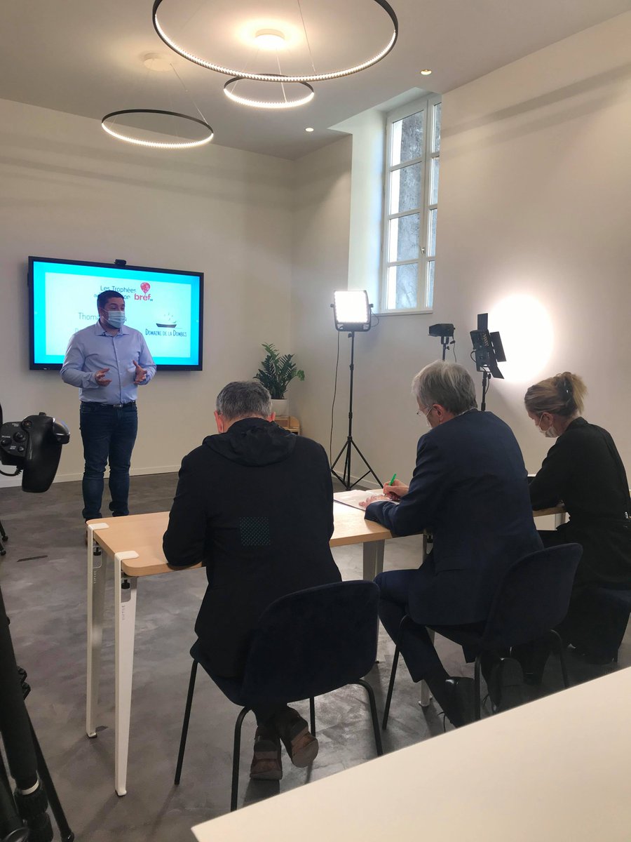 [H-1]DERNIERE DIFFUSION🏆📺
6ème épisode de la #série #événement #breflix : #Innovation Touristiques🌍
Découvrez quelques photos des #backstages !📽️
RDV ➡️youtube.com/watch?v=NYg1gO…

#média #economie #innovation #tropheesinnovation  #breflix