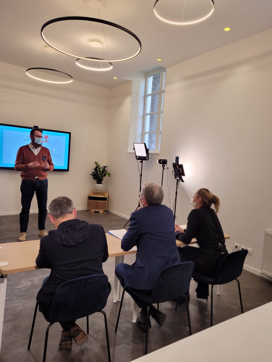 TropheesBrefEco's tweet image. [H-1]DERNIERE DIFFUSION🏆📺
6ème épisode de la #série #événement #breflix : #Innovation Touristiques🌍
Découvrez quelques photos des #backstages !📽️
RDV ➡️youtube.com/watch?v=NYg1gO…

#média #economie #innovation #tropheesinnovation  #breflix