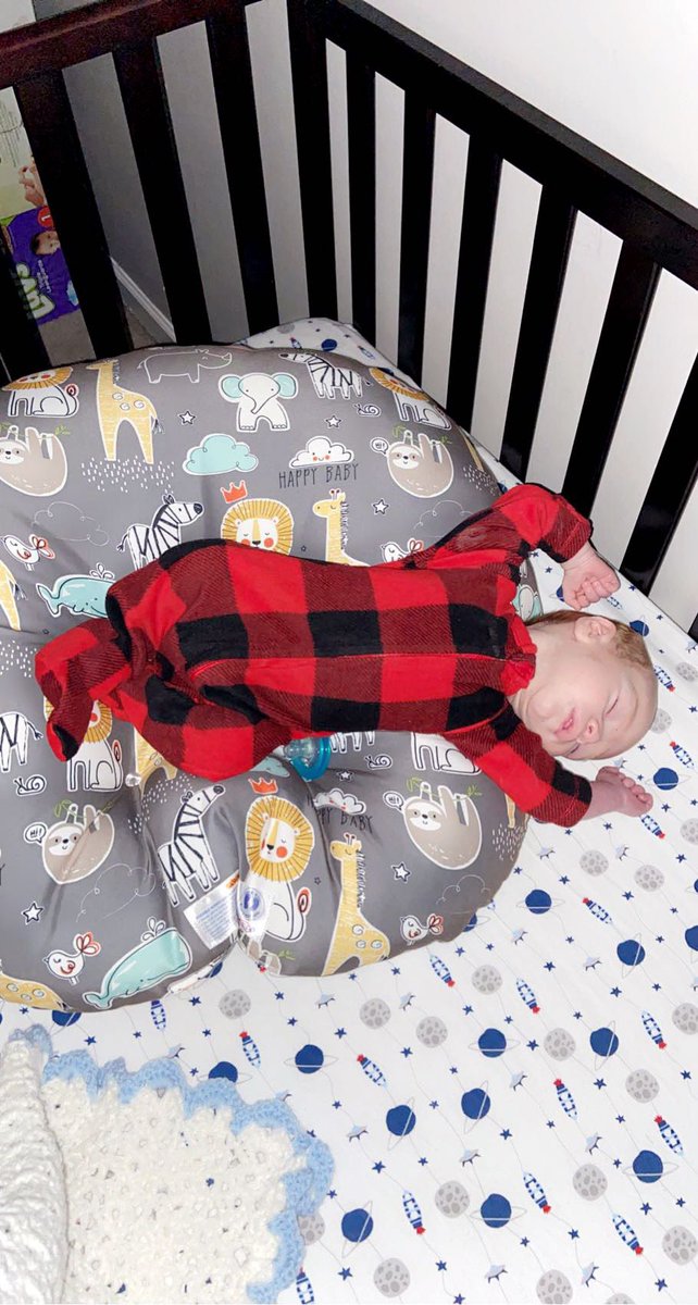 kgoettsch4's tweet photo. who taught my son how to sleep 😂😂😂 https://t.co/UT1TIg76np