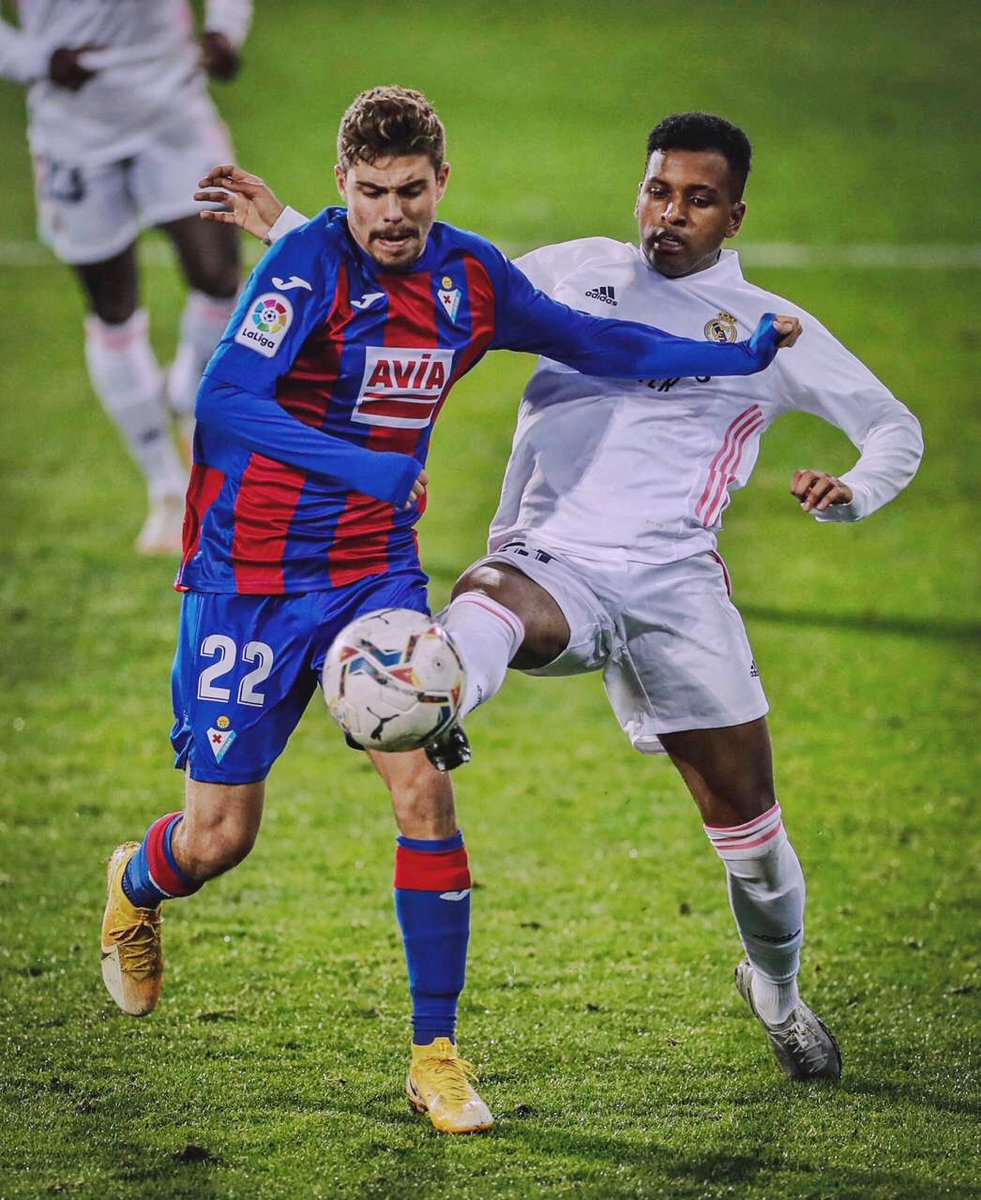 Alex_Pozo9's tweet photo. Peleamos y afrontamos con firmeza un partido complicado, lástima que el esfuerzo del equipo no se vio reflejado en el resultado. Nos queda una batalla que librar, ¡vamos por ella, @SDEibar! ⚔️💪🏼🔵🔴
#ElectricAndFastGame #EibarRealMadrid https://t.co/S1IITEntqn