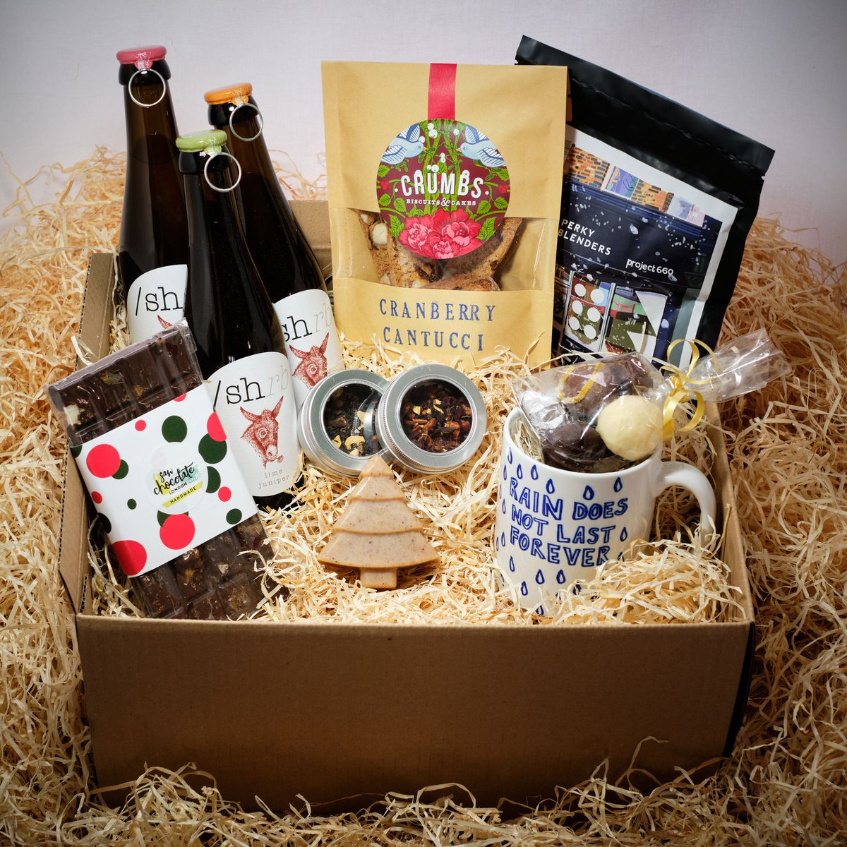 kitchen_canvas's tweet photo. Let us sort out your last minute Christmas shopping drama with a beautiful hamper of goodies... + leave you feeling smug because your purchase supports 9 small local businesses + your local economy. Free Covid-safe local delivery. #ChooseLocalWF #Walthamstow #Chingford #Leyton https://t.co/NjddGVl1PB