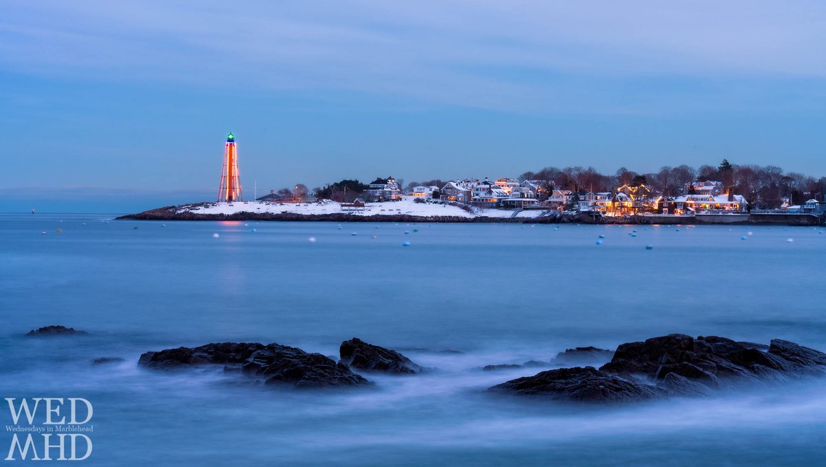 orenphoto's tweet photo. Shining Bright on the Neck - https://t.co/E9zXWgcTyG - #FortBeach #Holiday #Lighthouse #MarbleheadNeck #Snow #Marblehead https://t.co/8zP91iDdW6