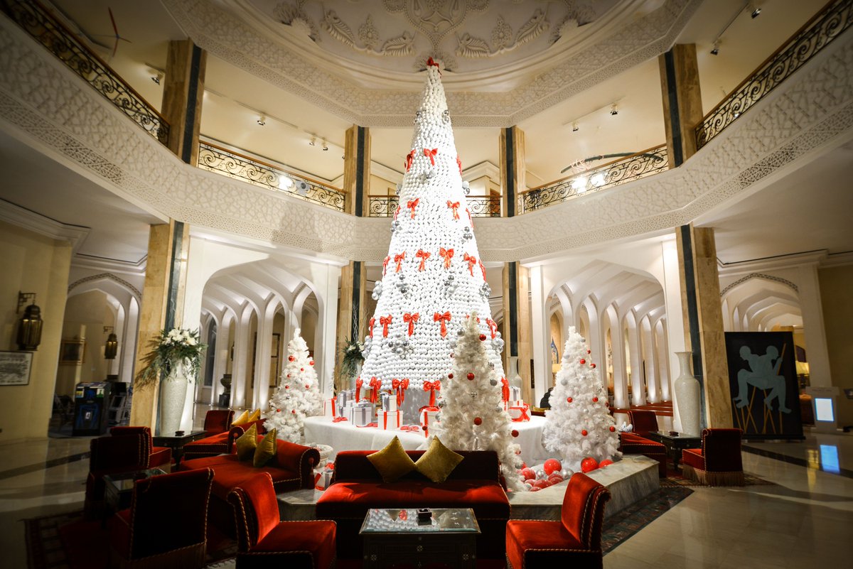 Majestic and elegant, the lobby of the Palace Es Saadi has been dressed in its most magnificent attire to let its guests experience the magic of Christmas. 🎄 

#essaadi #liveyourdream