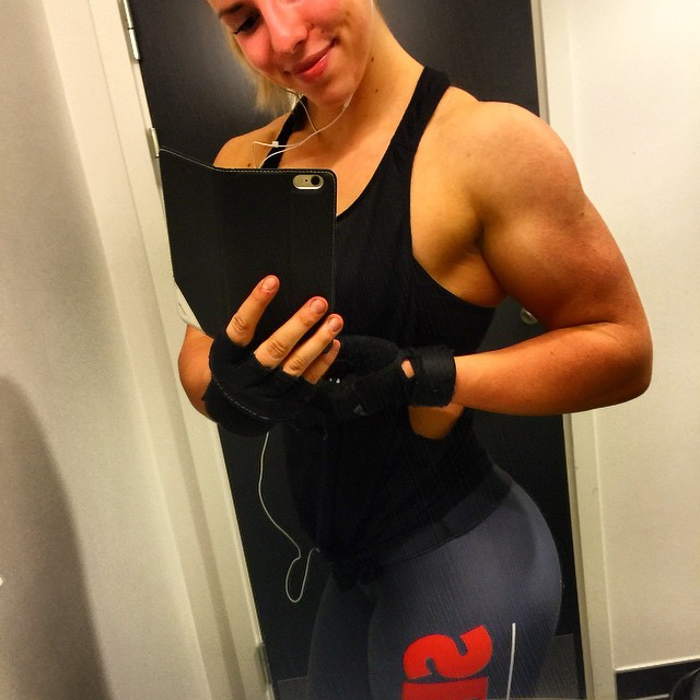 Teen biceps
19 years old girl
All posts about Anna here youngmusclegirls.com/anna-rye/