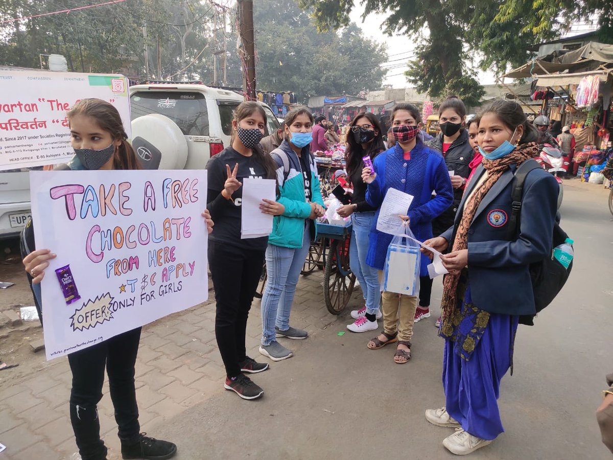 parivartantheng's tweet photo. Awareness drive at Townhall #Moradabad under #missionshakti
Activities done:-
1. Quiz to check whether Women are aware of various helplines & legal support
2. Suggestion/Complaints were noted
3. Chocolates were given to winner of quiz
@digmoradabad @DMMoradabad @moradabadpolice https://t.co/rJP6fqrnSN