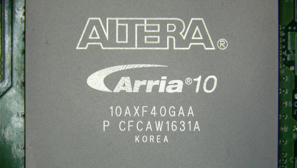 Alrightie, popped up the heatsinks, let's check some P/Ns.10AXF40G, nice. Familiar and cozy feeling when P/N has only one google hit and it's a Ebay page where you'd bought it.