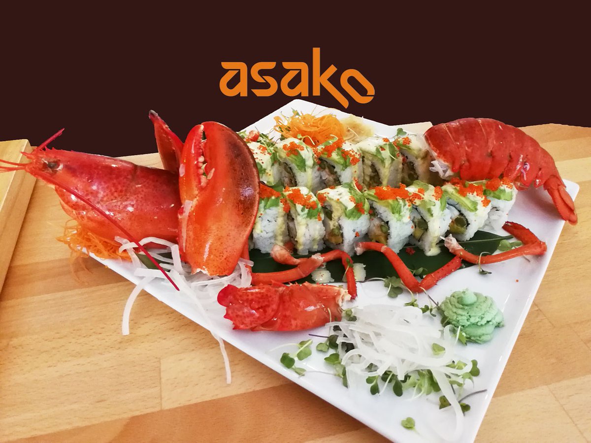 Asako #Teatinos abre #terraza, #salon y #servicioadomiclio todos los días a mediodia y las noches de Jueves a Domingos.
Uramaki de bogavante
#sushi #cocinafusion #sugerencia #delivery #takeaway #findesemana #nuevanormalidad #toquedequeda #sushilovers #SushiAdictos  #sushidelivery