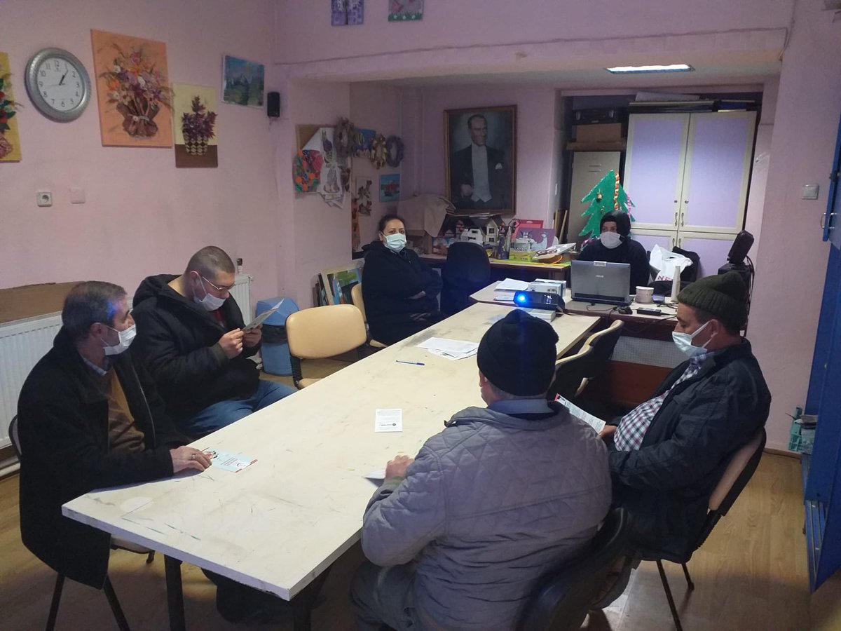 TRSM (Toplum ve Ruh Sağlığı Merkezi) hastalarına Eğitim Hemşiremiz Filiz KARADAYI' nın verdiği Ağız ve Diş Sağlığı konulu eğitimi.