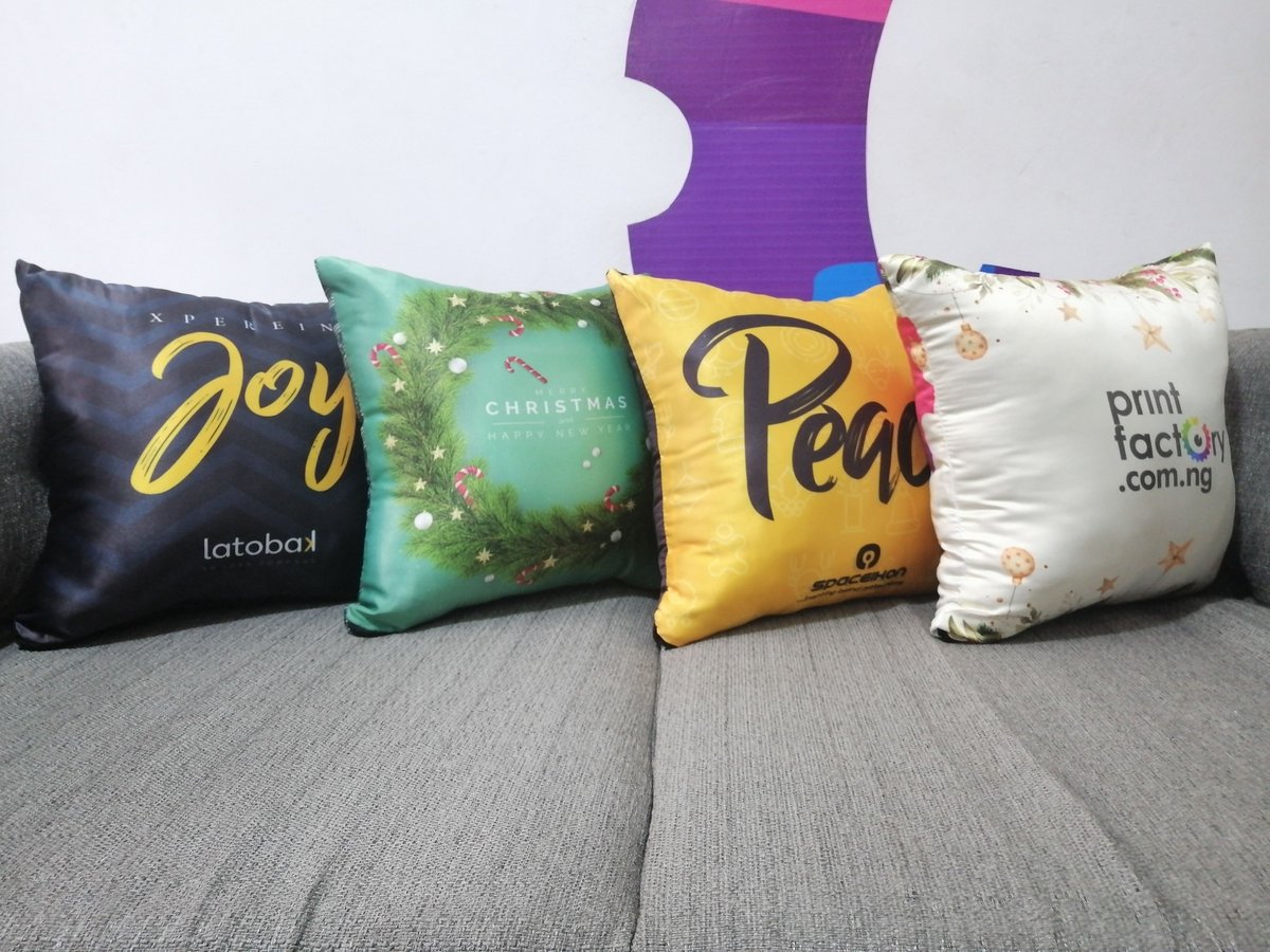 Printfactoryng's tweet image. It's 4 days to Christmas. Show some love by sharing branded gift items. 
Call/whatsapp: +2349056871858, +2348175169736 +234 703 834 5937
#printfactoryng #jolloffprint5 #company #youngenterpreneur#school#beautyplaces#fastfood#dispatch #fashion #fastfood #foodcomparison