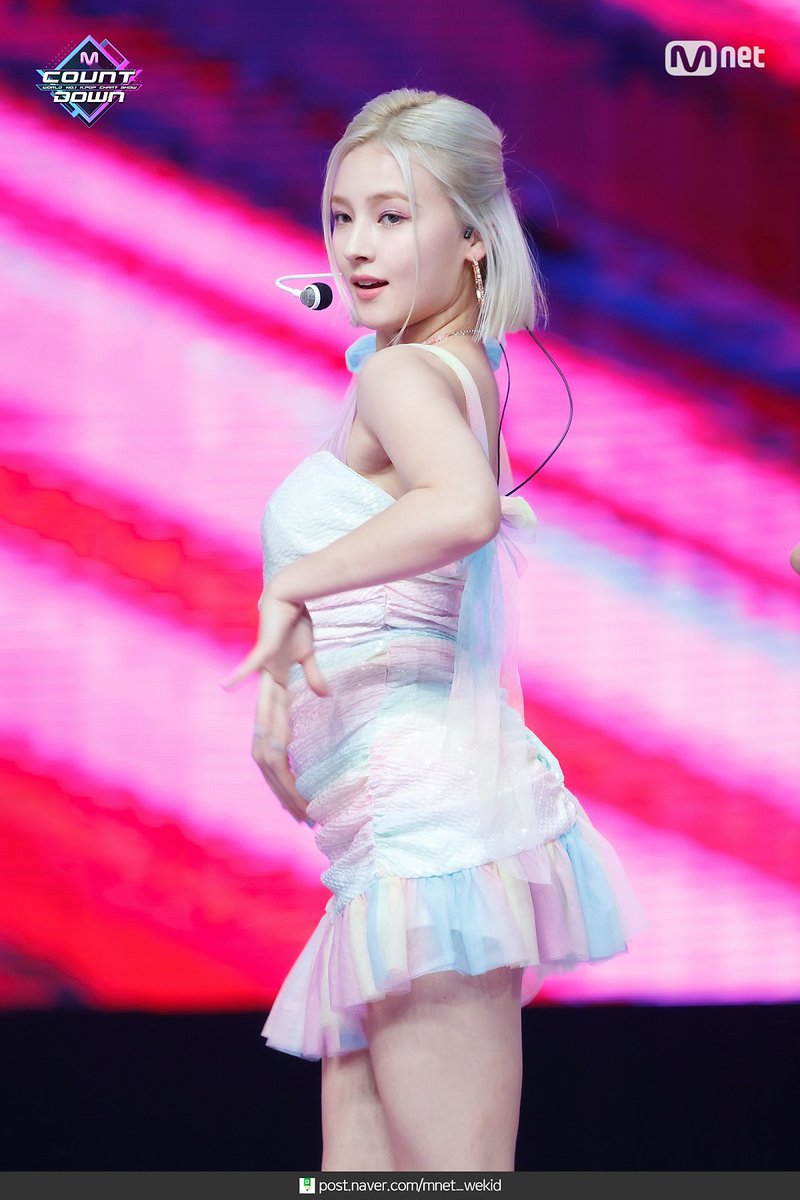 NancyDabinMMLD's tweet photo. girl i-- 💘 #MOMOLAND #모모랜드 #モモランド #NANCY #낸시 #그루 @MMLD_Official https://t.co/p1jfNaREWh