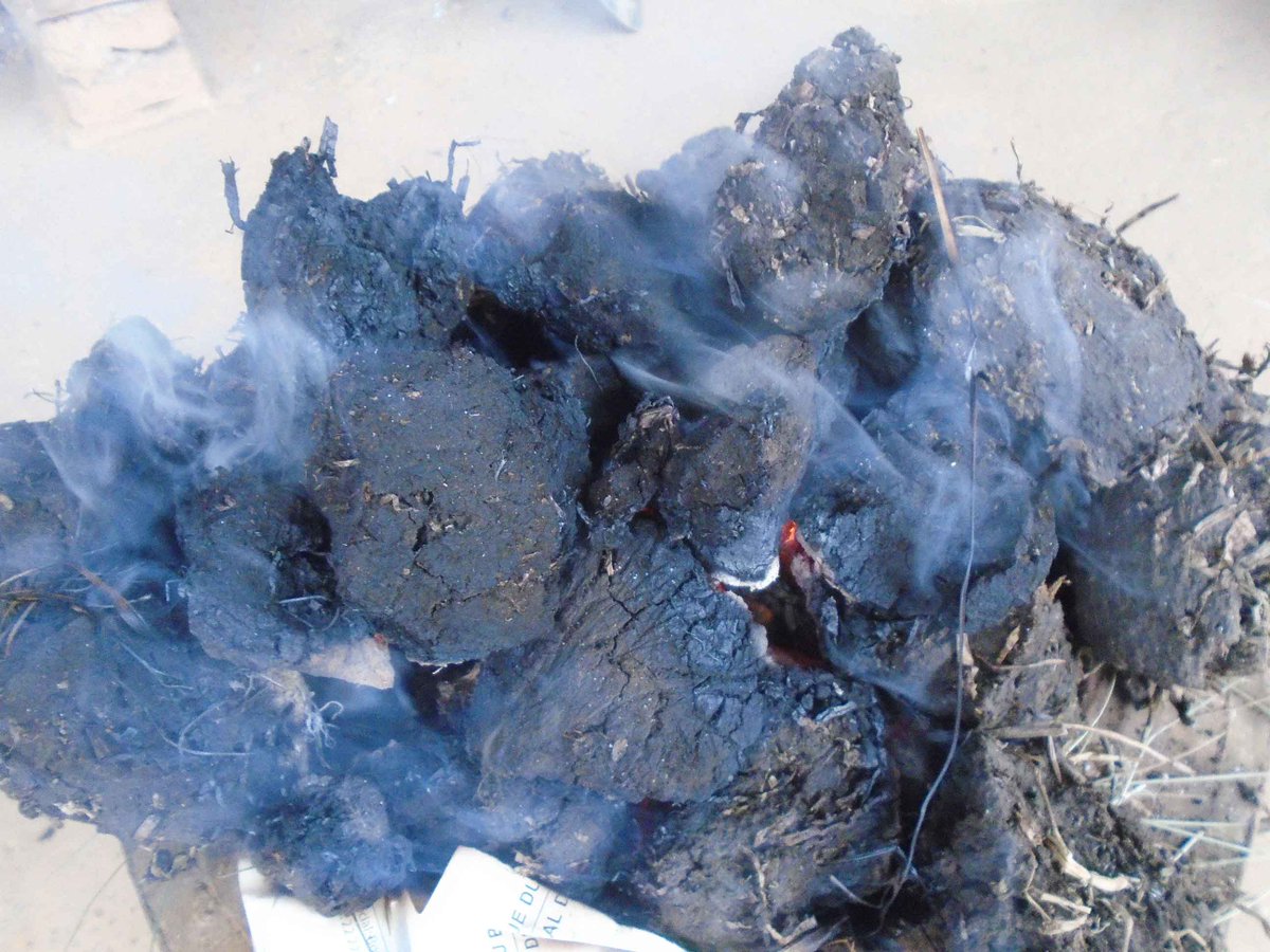 T_argos's tweet photo. Tourbe
Le #Burundi dispose de gisements de tourbe estimés à 600 millions de tonnes. Le gisement exploitable serait de l’ordre de 47 à 58 millions de tonnes. La gestion de la tourbe est de la responsabilité de l’#ONATOUR (Office National de la Tourbe). https://t.co/rDq8CgQXIw