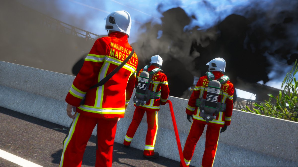 #SIMULATION #BMPM #INCENDIE 
Hier soir, les <a href="/PompiersSDCPJ/">Pompiers SDCPJ</a> sont intervenus sur un important feu de PL TMD. Le PL transportant des hydrocarbures aura mobilisé deux FI ainsi qu'un CDG. 🚒👨‍🚒🚨