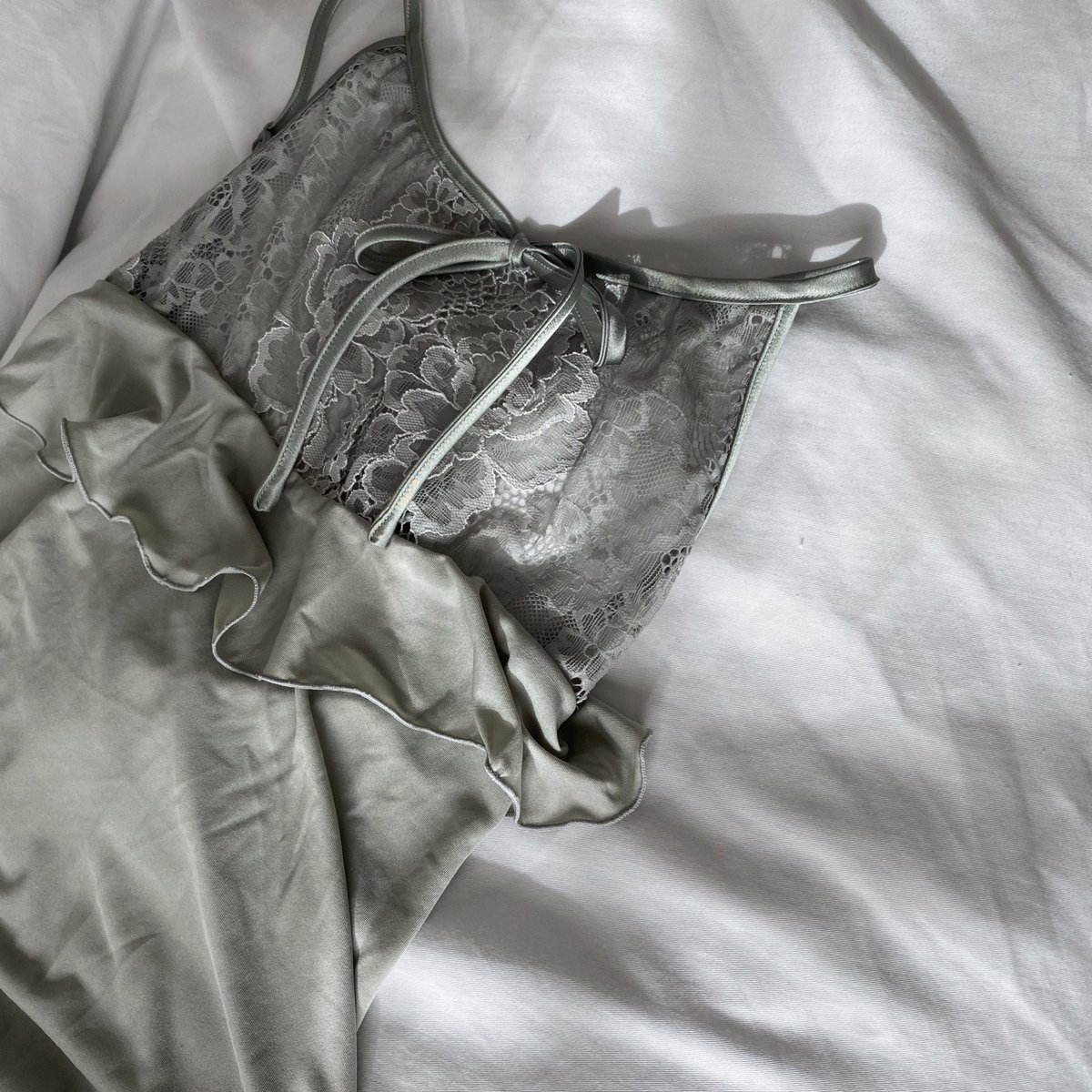 みちみ Annebra 新作 Glitzy の購入したアイテムはロングナイティ 着心地は良い 胸元のデザインが可愛い ブラ無しでも着やすいデザインだよ Annebra 楽しむランジェリー