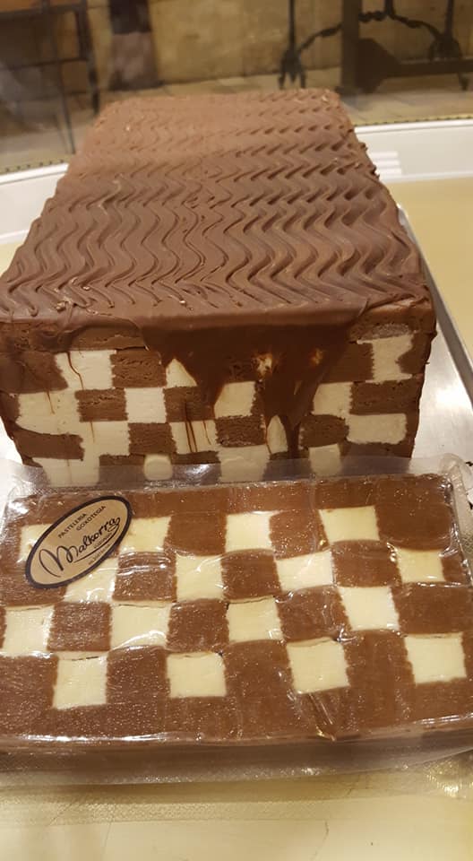 #Postrescaseros en tu mesa!! #Turrón #artesano #polvorones #Pastelería #Malkorra  😋😋 #productolocal #Pasteleria 
Encargos📞📞 948 580 061
Malkorra Gozotegian, Eguberrietarako turroiak, polboroiak, tartak, pastelak,... egizu eskaera! 🥧🍥🍩 😋😋
baztan-bidasoa.com/nuestros-produ…