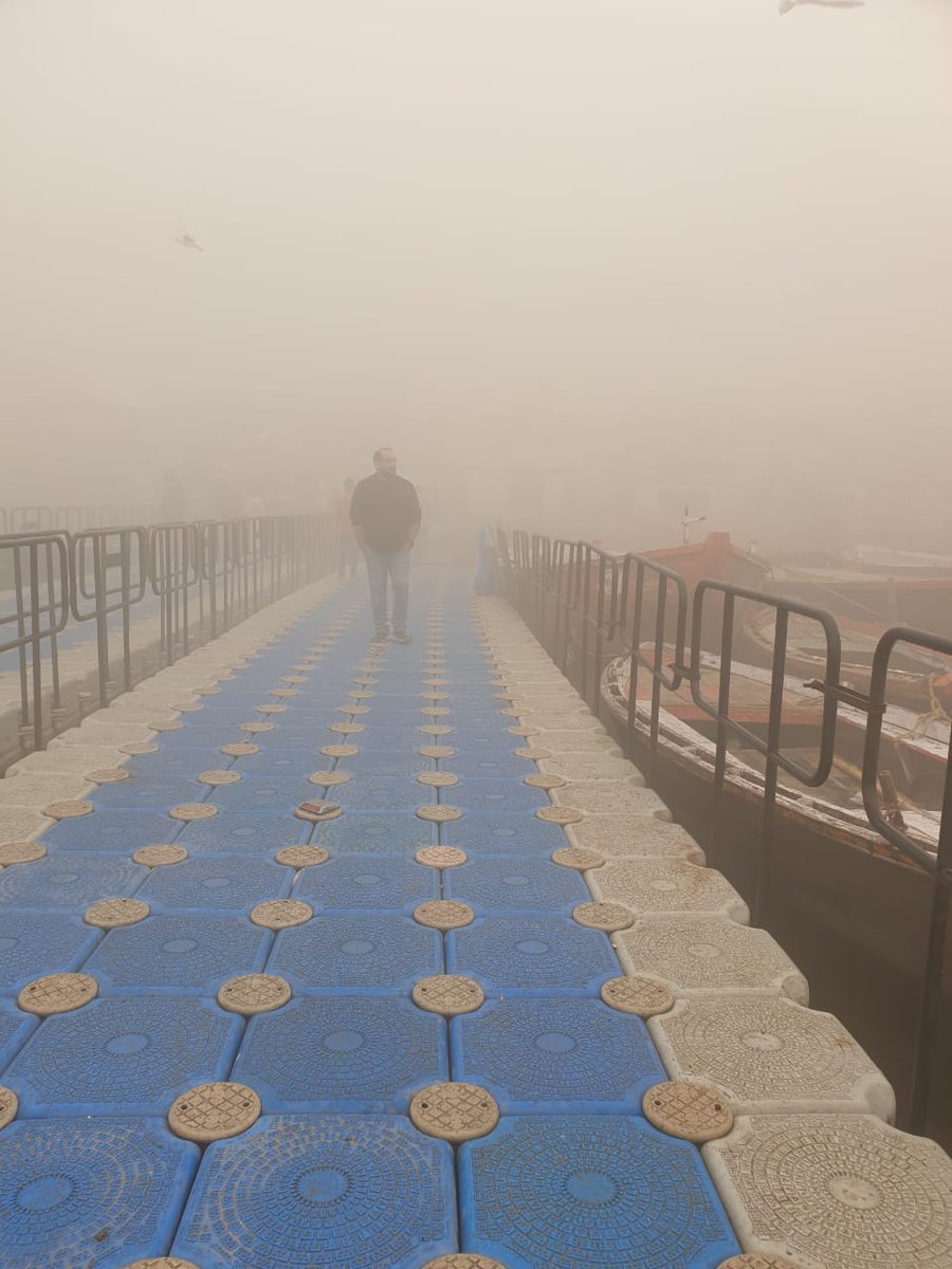 sankalp_vineet's tweet photo. सुबह-ए-बनारस !
#ganga
#MahadevKiNagri
#kashi #Ghats #WinterFog #ChillyMorning #Day2 #KashiVisit #HolidayMode #20thDec #LatePost https://t.co/zWA3yvmvn5