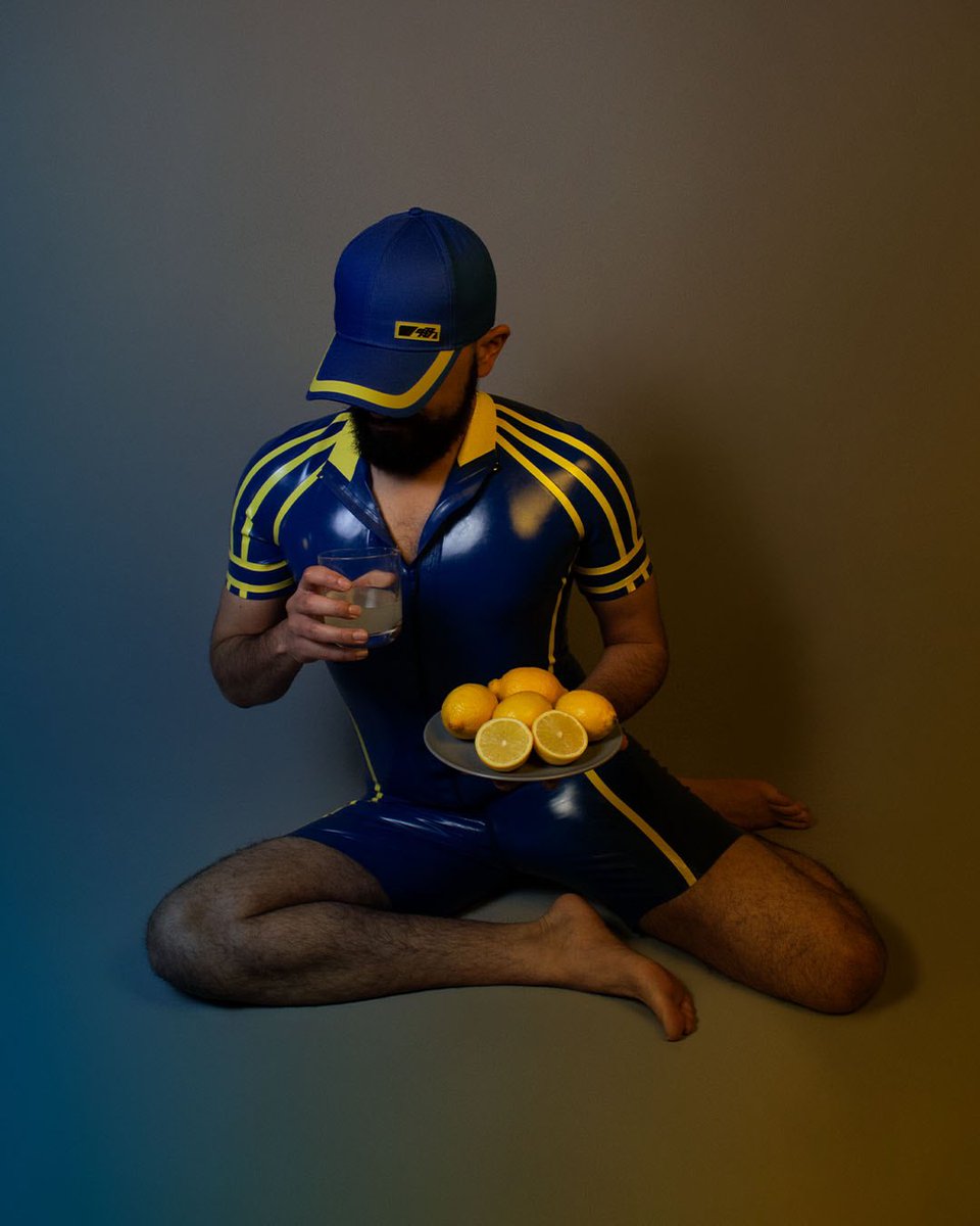 FilthAndWisdom's tweet photo. ...make lemonade
#gayfetish #gaykink #kink #rubber #rubberboy #rubberman #rubbergimp #latex #latexfetish #gayart #latexgay #gimp #fetishman #bondage #bluerubber #rubbercyclist https://t.co/Gmtkal37NI