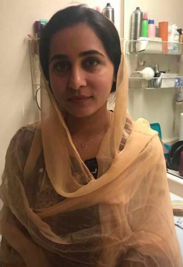 TPSOperations's tweet photo. MISSING:
Karima Mehrab, 37
- last seen on Dec 20, in the Bay St + Queens Quay W area
-  5'3", 115 lbs., black long hair, brown eyes
- wearing black jeans, grey hooded Roots sweatshirt, black Canada Goose winter jacket, black Doc Martin boots
#GO2394980
^ep2 https://t.co/i78dK2TLbR