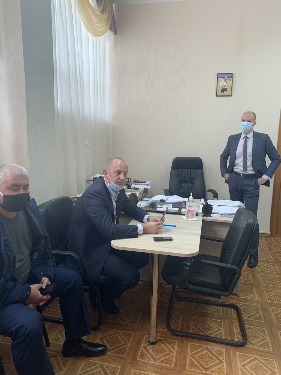 This call gave us some new details we had no idea about. Kudryavtsev named a local FSB chief named Mikhail. We figured out this is Mikhail Evdokimov, and is likely the man standing on the right in this photo at the Omsk hospital where Navalny was sent.