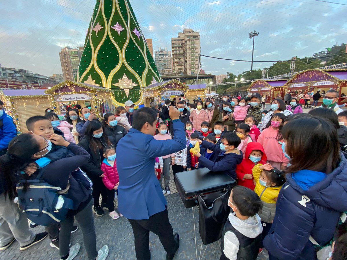 macauyoungmagic's tweet image. #澳門聖誕市集魔術表演

#澳門青年文創魔術協會

#澳門文創 #澳門魔術會 #澳門魔術協會  #macaumagic #macaumagician 
#魔術表演  #澳門魔術師
#澳門學魔術 #澳門魔術興趣班