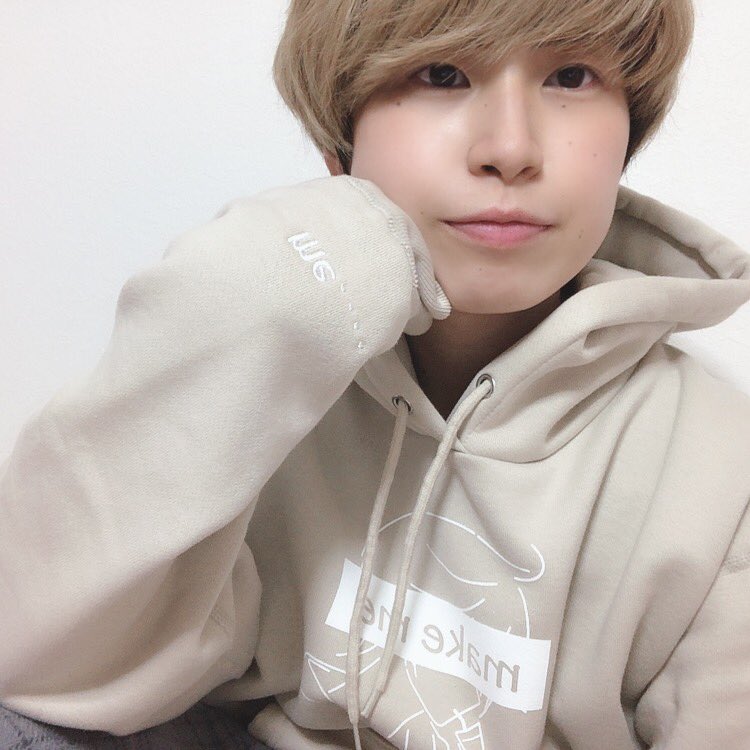 mochisoda16's tweet photo. ちなみに販売中のパーカーも裏起毛でとても良き。
お揃いでどうですか??
#make_me https://t.co/PHa9d6toTe