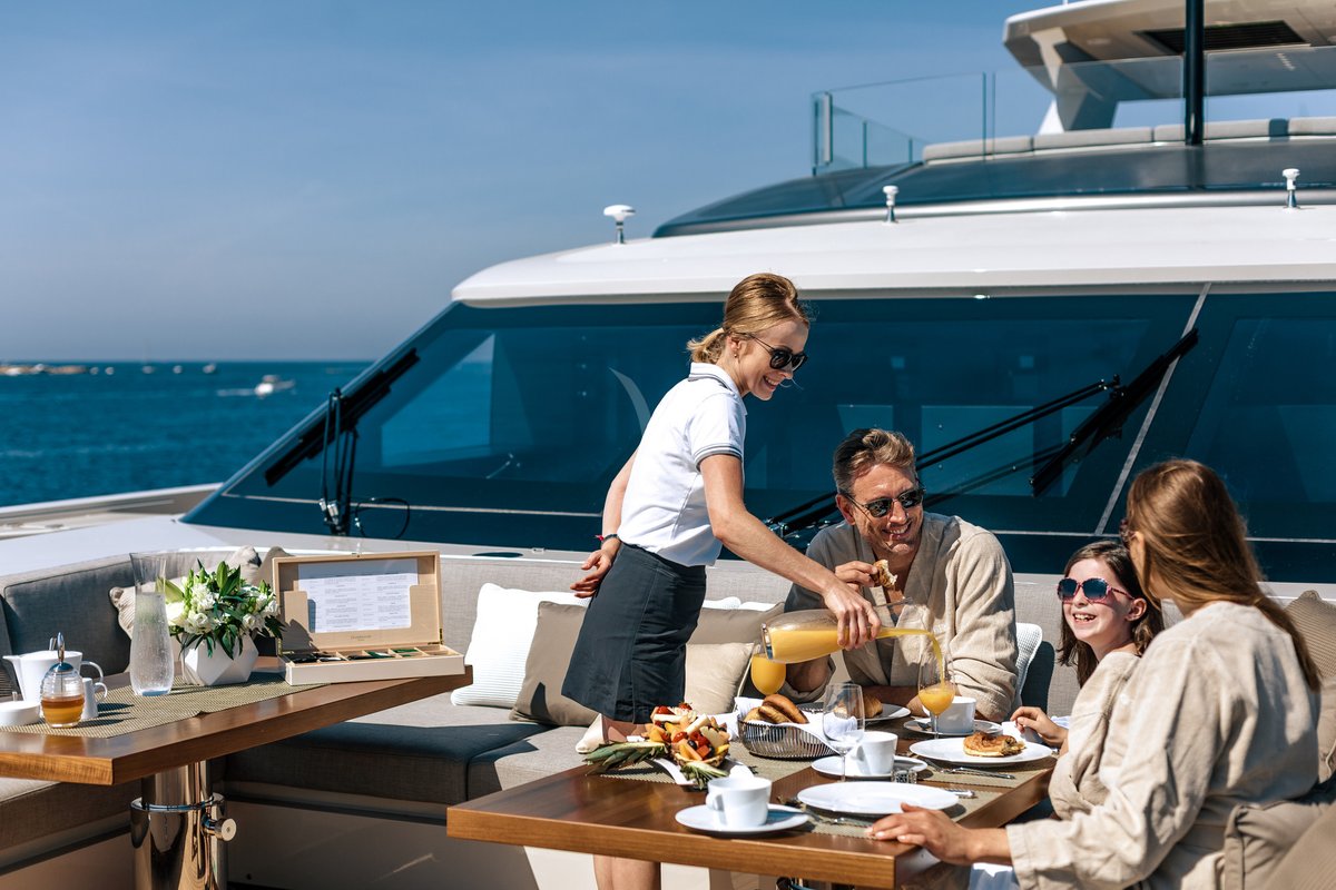 Discover Italy on a private yacht! am-charter.yachts/blog/item/592-… #yachting #yachtinglife #boating #boot #motoryacht #luxuryyacht #captain #crew #bestservice #italylovers #discoveritaly #yacht #sailing #cruising #privateyacht #privatecruise #liguria #amalficoast #sardinia #luxurytravel