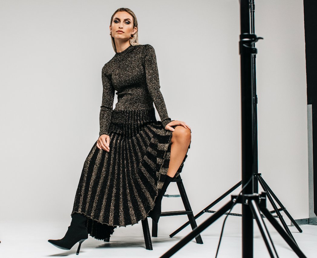 Never enough glitters in a dress 😍  Shop this "Knit lurex jurk" code x  JLFW20101 now with 40% OFF ✨ 

Shop here:
jackyluxury.com/collections/dr…