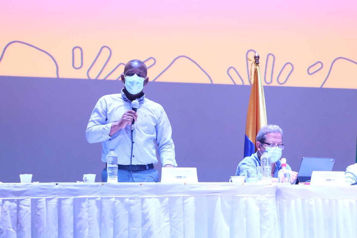 LarrahondoElias's tweet photo. En defensa de la vida y dando a conocer el contexto de nuestro Cauca nos encontramos con @ComisionadoPaz Miguel Ceballos, Gobernadores de Huila  @Luisedussan y Tolima @Ricardo_Orozv. Compartimos experiencias y enfatizamos en trabajo articulado por bienestar de nuestras regiones https://t.co/x6F4xHtNX5