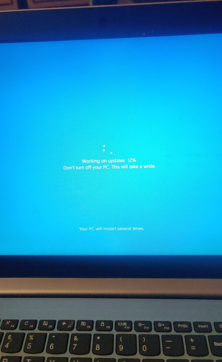 hypocritiqe's tweet image. The only thing worse than 'No updates on Android' is 'Updates on Windows'. 
#Slow #untimely #Takesforever