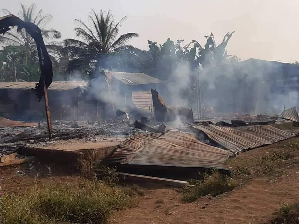 Just take a look at what French Cameroun LRC is doing now at #Bekondo!!! Three houses have been burnt down  in targeted  burning #Scorched_earth!! Many killed <a href="/BBCNews/">BBC News (UK)</a> @SenKamalaHarris <a href="/10DowningStreet/">UK Prime Minister</a> <a href="/SpeakerPelosi/">Nancy Pelosi</a> 
#EndTheGenocideInSouthernCameroons