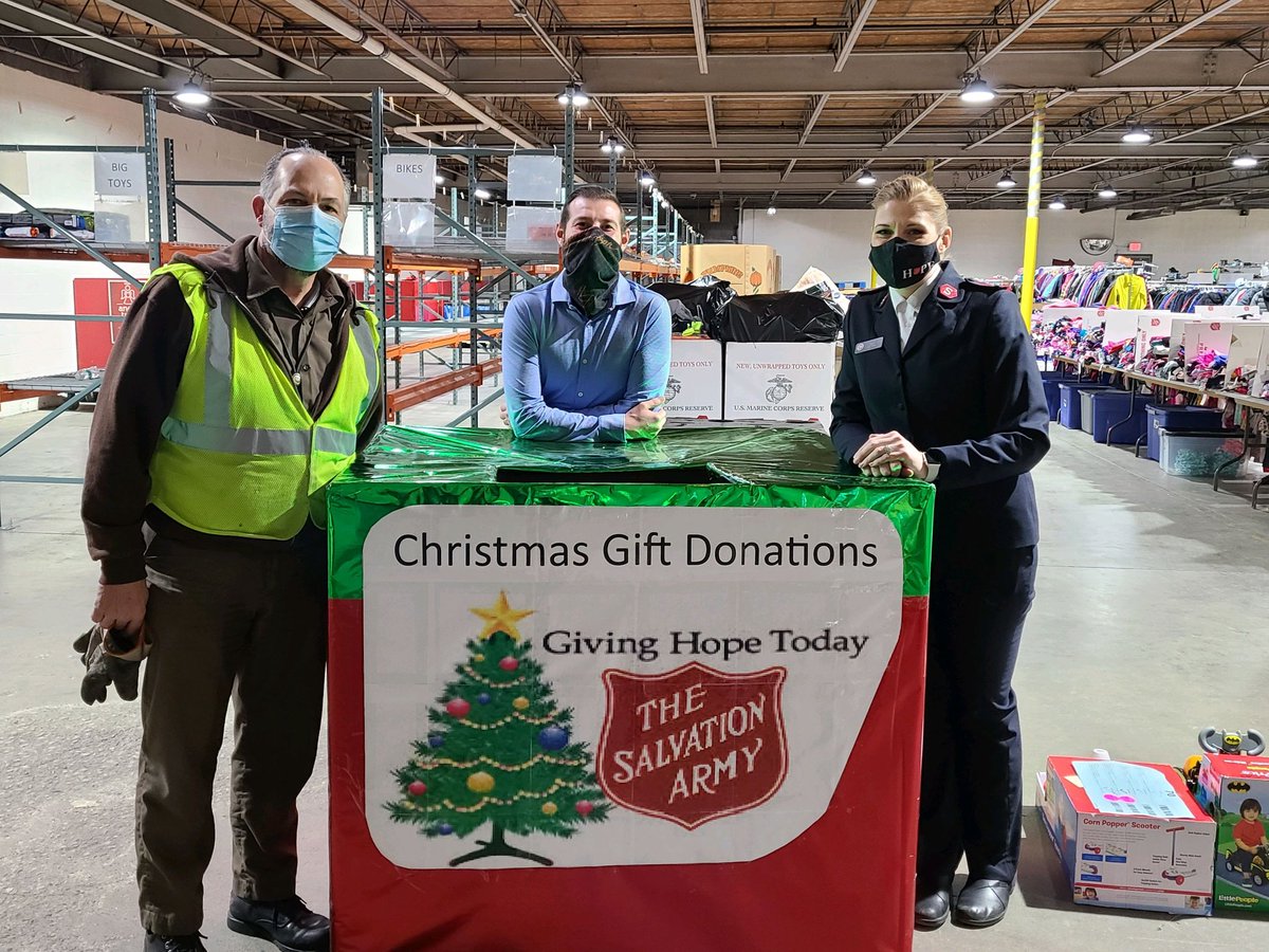 Every year our department collects donation for our local Salvation Army. We are proud to announce they were safely delivered. <a href="/OhioValUPSers/">Ohio Valley UPSers</a> <a href="/JECnKY/">Jessica Conatser</a> <a href="/RickGaffneyJr/">Rick Gaffney</a> <a href="/RachelWoodwort9/">Rachel Woodworth</a> <a href="/sam_alvey14/">samantha alvey</a> <a href="/95173f012dad4fd/">Marcus Potter</a> <a href="/MaymonStephanie/">Stephanie Maymon</a>
#lchkyfeeders