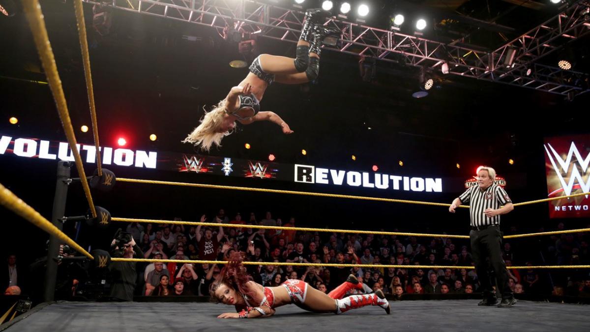 18 - Sasha Banks vs Charlotte Flair [NXT Takeover: R-Evolution] [11/12/2014]