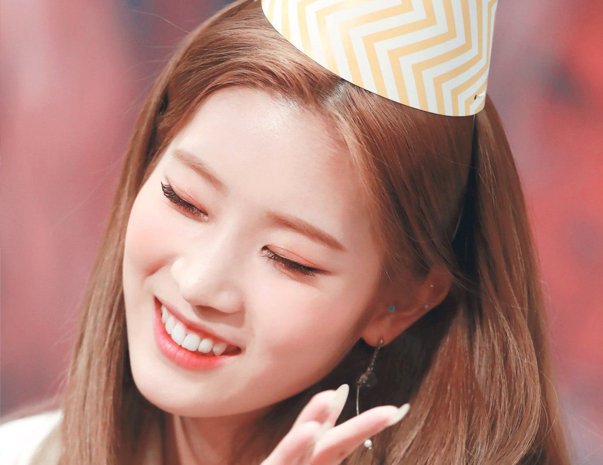 Kim Lip’s Eclipse MV hits 10M🥳 #LOONA