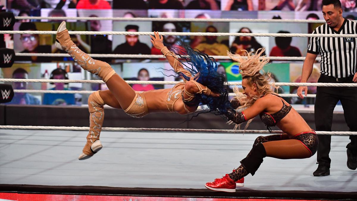 16 - Sasha Banks vs Carmella [TLC] [20/12/2020]