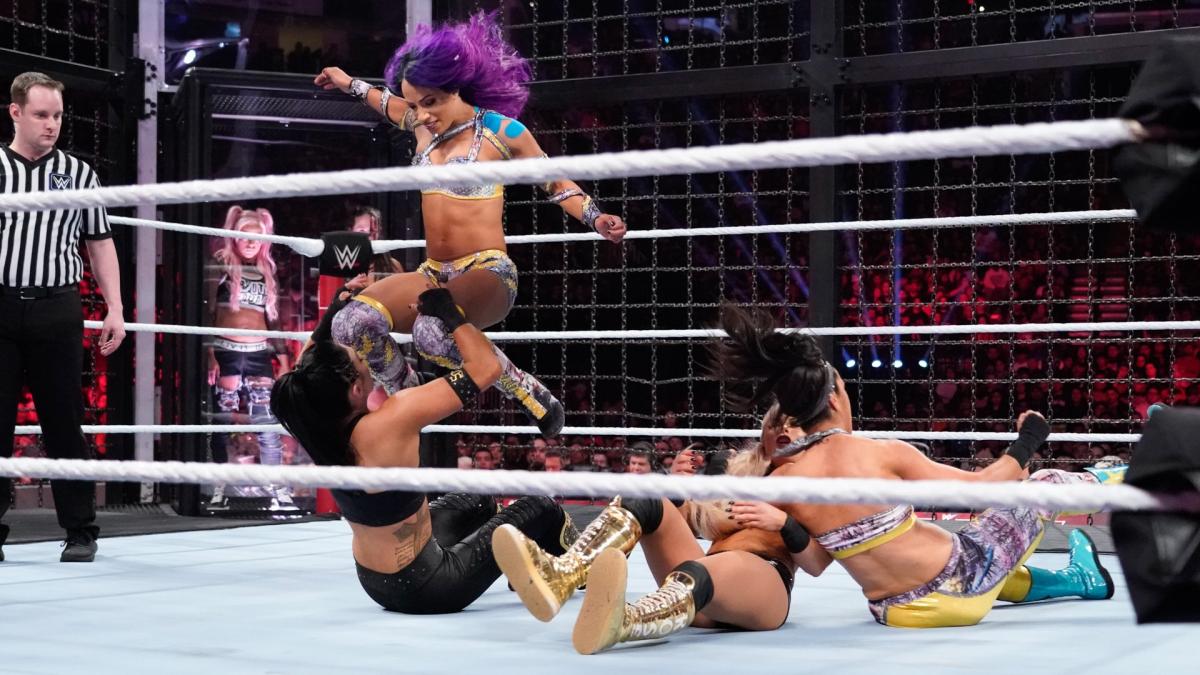 15 - Women's Tag Team Title Elimination Chamber [Elimination Chamber] [17/02/2019]