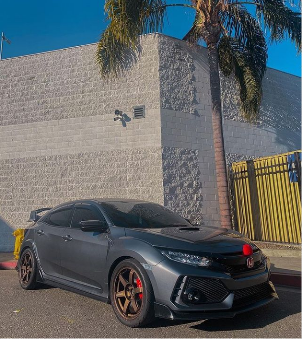 edgeautosport's tweet photo. TE's look good on anything, especially Type R's⁠
⁠
Owner : @nav_ctr⁠
⁠
⁠
Visit https://t.co/Vy2ix00qma for all of your aftermarket and OEM parts needs!⁠
⁠
______________________⁠
#honda #civic #boost #turbo #civicturbo #10thgencivicsi #10thgencivic #civicsi #hondacivic https://t.co/nveLjXHYrF
