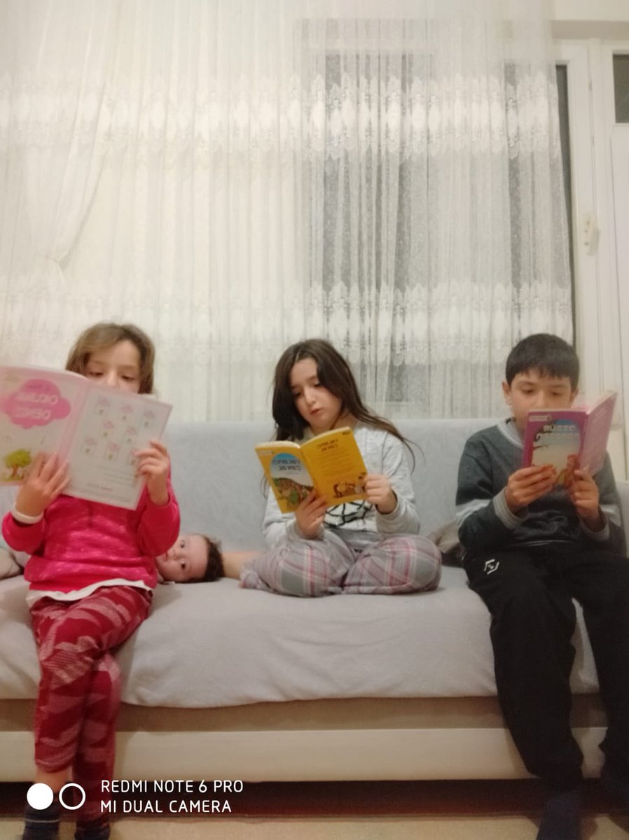 EmineKonukoglu's tweet photo. #benokuyorumgaziantepokuyor 21 Aralık en uzun gecede Emine Konukoğlu Ortaokulu hep beraber okuyor. @gul_davut @yagcimehmet27 @Gaziantep_MEM @SehitkamilMEM @gantepvaliligi @ismailOZEL_ @attila_ozen https://t.co/eODbWyhS0j