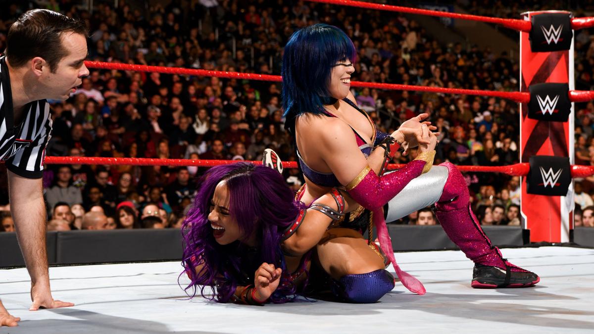 13 - Sasha Banks vs Asuka [Raw] [29/01/2018]