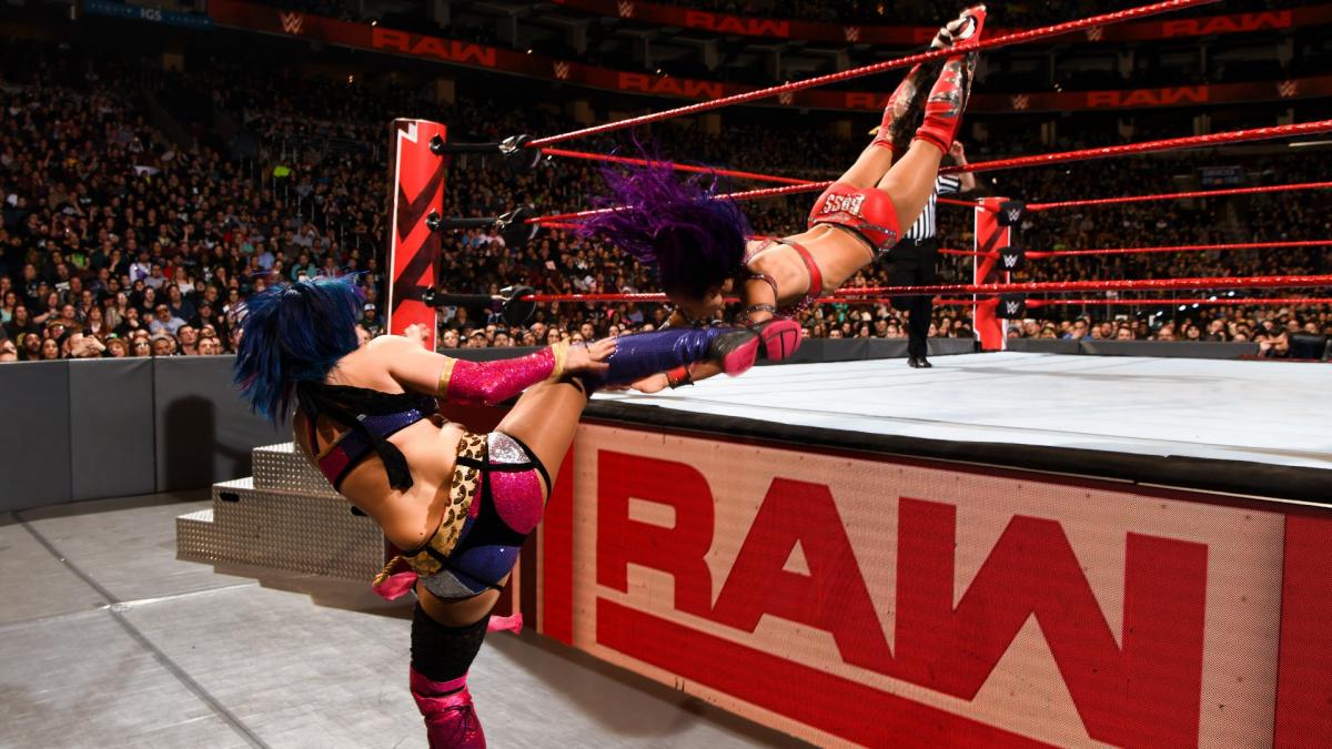 13 - Sasha Banks vs Asuka [Raw] [29/01/2018]