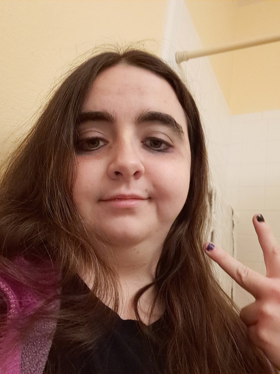CreativiaRkM2's tweet photo. Hi, I'm Rachel. I'm Jewish on my Mom's side of the family and I've grown up celebrating Hannukah to honor my Jewish heritage. #JewishFanders #JewishFanderBlackout
Happy Belated Birthday Virgil!
These are from Halloween, I tried the eyeshadow from the latest episode. https://t.co/8zNkXuXvml