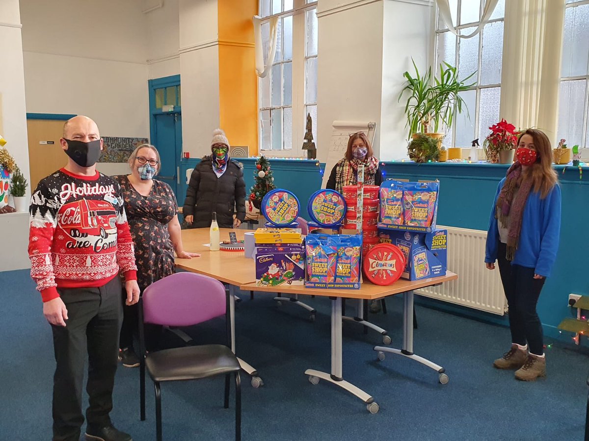 brizmitch's tweet photo. Popped along to the MAXwell Centre this morning to drop off some sweets for Alison and her Team from our Coop Community Fund to be distributed to the youths in Hilltown....doing a great job Guys 🎅🏻🎄
#ItsWhatWeDo 
@maria_dryburgh 
@BarryJJardine 
@MAXinfo_Dundee @PioneerMember https://t.co/nCQkrFx6h8