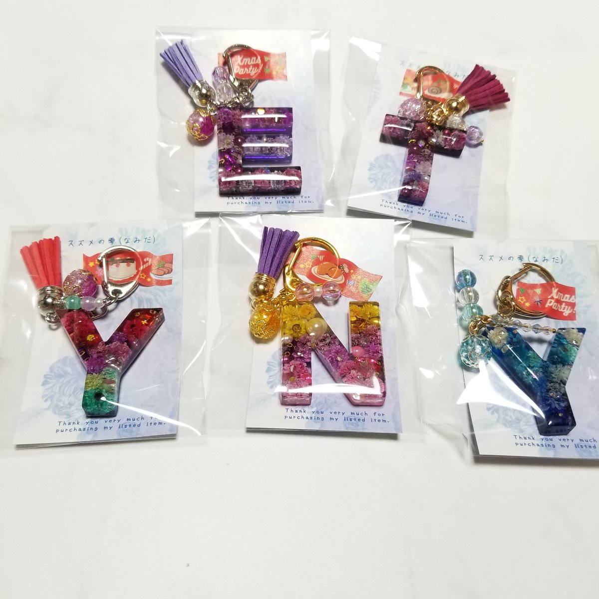 スズメの雫 なみだ オーダーをいただき作っていたイニシャルキーホルダー 気に入ってもらえますように レジン レジンアクセサリー ハンドメイドアクセサリー ハンドメイド好きさんと繋がりたい キーホルダー イニシャル ディズニープリンセス