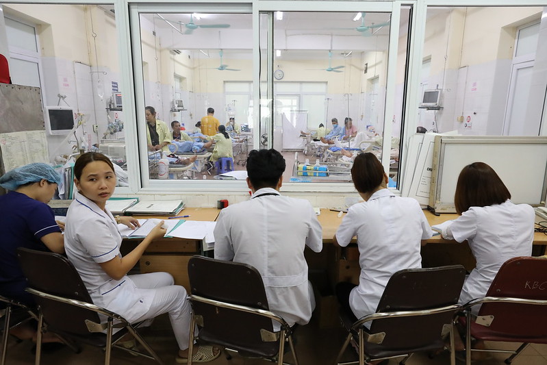 WBG_Health's tweet photo. How are @CCan_org &amp; @WorldBank supporting local stakeholders to develop networks of integrated care providers with the training, guidelines, infrastructure &amp; data to meet the needs of #CancerCare patients?

Read the new blog: https://t.co/4JmRFuiF1P #CityCancerChallenge https://t.co/j9Odz4aK66