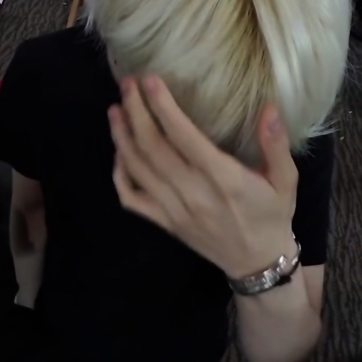 like for pm, retweet for follow. 
#krp18 #kpoprp #btsrp