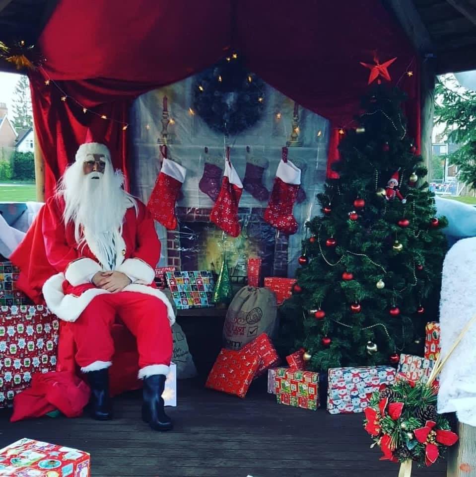 polycarps_ctsa's tweet photo. Santa came to visit us at St Polycarp’s school last week.
If becoming a teacher is on your wish list, why not apply to train to teach with us?
For details, including how to apply, see https://t.co/Dga93v2lEV #ITTtraining #schooldirect #traintoteach #makeithappen https://t.co/08tCPXZqpP