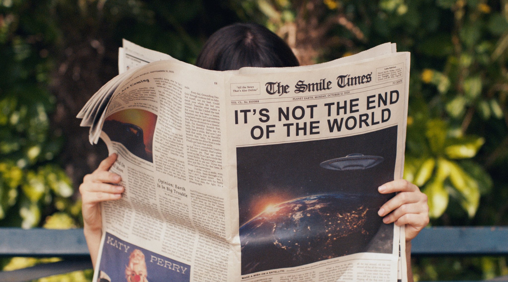 Katy Perry Breaking News Nottheendoftheworldvideo Is Here T Co Pymyisecjb