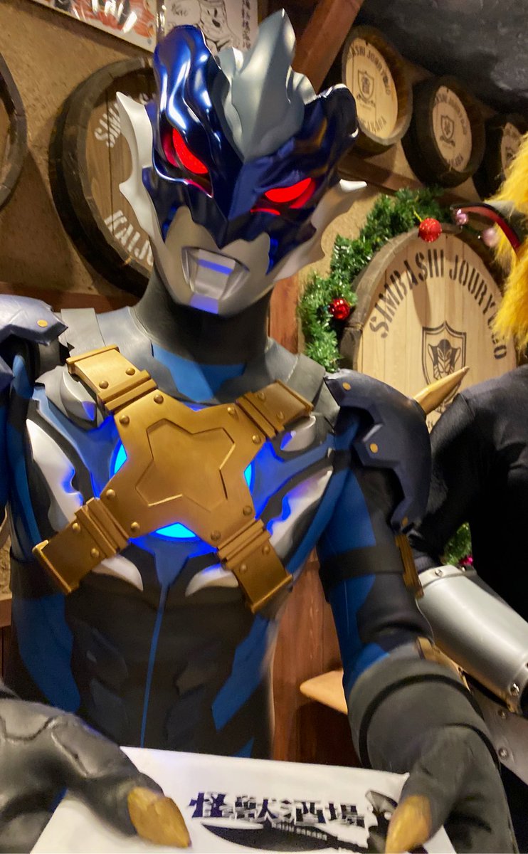 11年の感謝を込めて！ウルトラ怪獣たちが主役の居酒屋『怪獣酒場』にて 