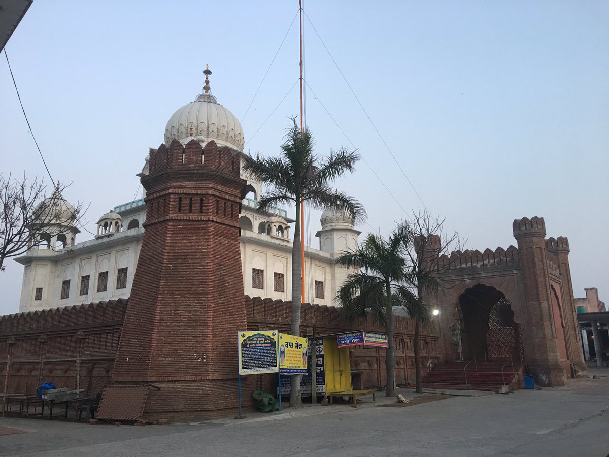 Gurdwara Garhi Sahib is the spot where Guru sahib, elder Sahibzade and Sikhs fought the Mughal army from inside the fortress of Chamkaur Sahib.
