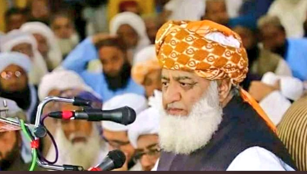 Atifu463's tweet photo. قائد محترم جب تک جان میں جان ہے ہم آپ کے ساتھ ہیں اور اللہ رب العزت سے دعا ہے 

آخرت میں بھی حشر مولانا کے ساتھ ہی فرمائے
#رہبرورہنماء_مولانا https://t.co/LTAGXqXqw5
