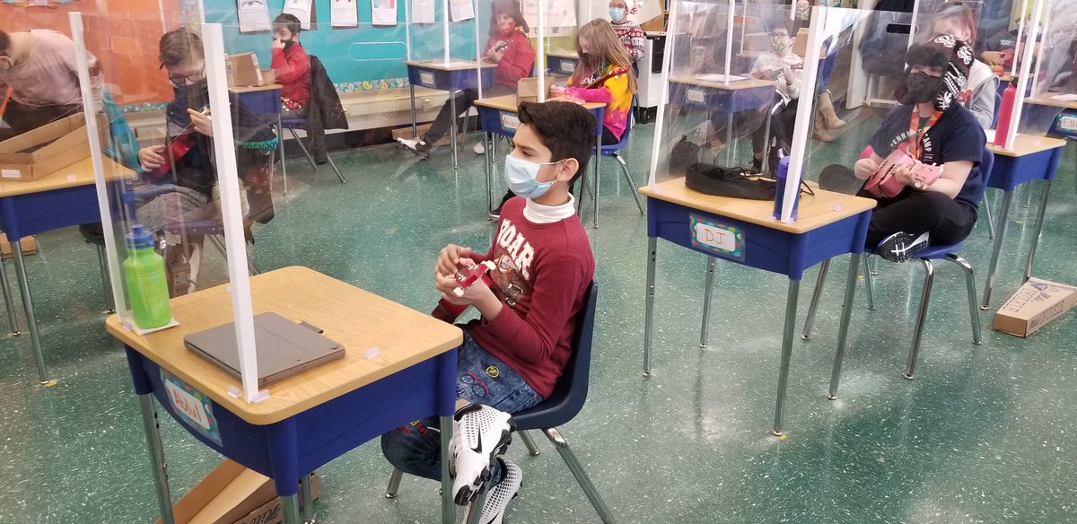 Mrs. Vella tweet media