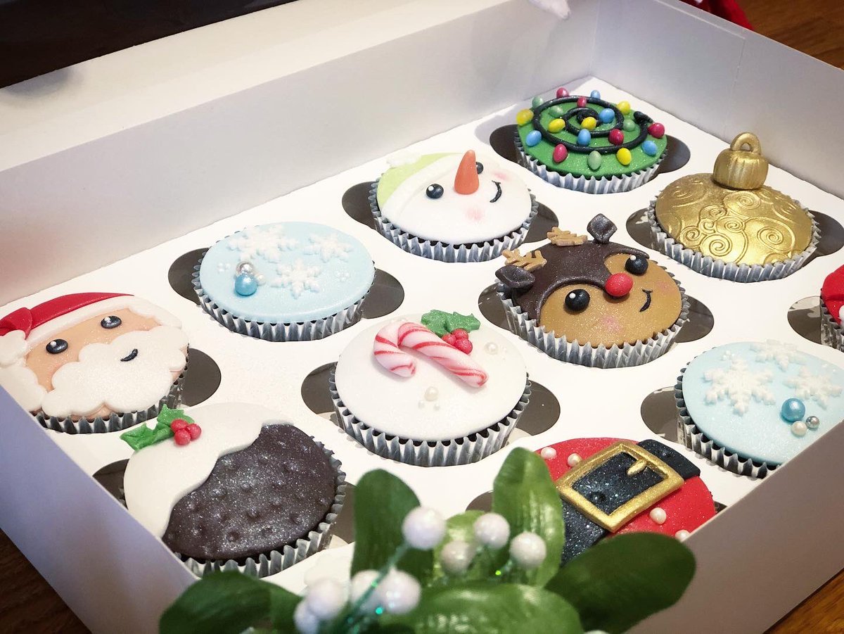 JenWaters25's tweet photo. All boxed up and ready to go! #christmascupcakes #christmasbaking #jennysbutterflybakery https://t.co/sSAhB5vySv